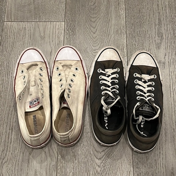 2 pairs of converses - Picture 1 of 5